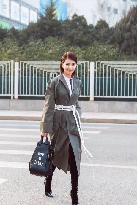 女人过了40岁学刘涛4种穿搭法,时髦减龄还显气质