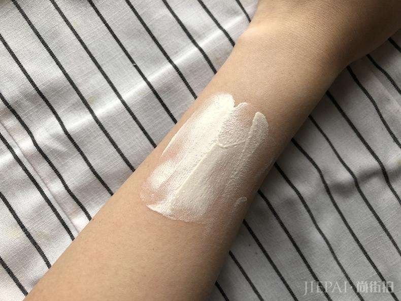 做到这3点的女生,不仅皮肤水润,妆容也自然、服帖