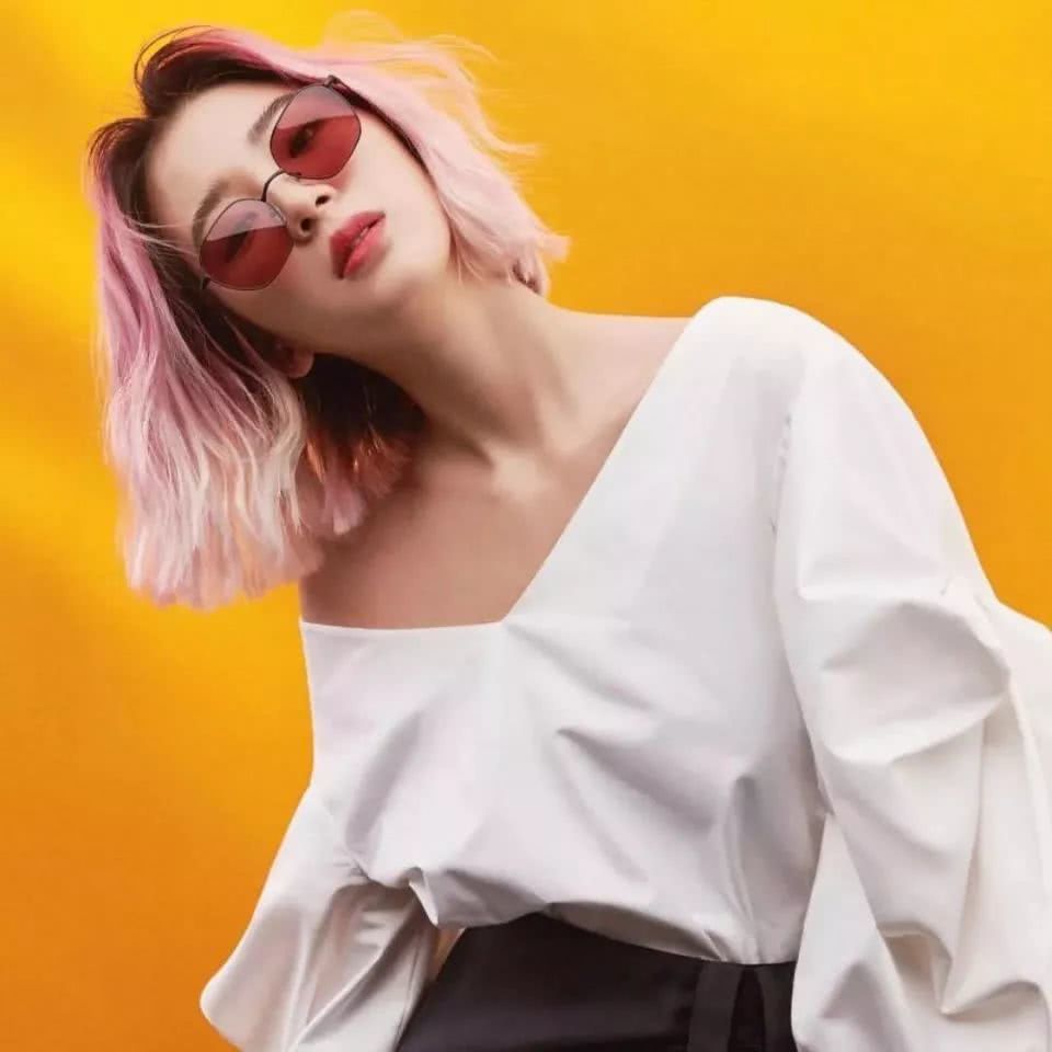 秋冬最火发型,要像LISA、杨超越这样色儿的才够美