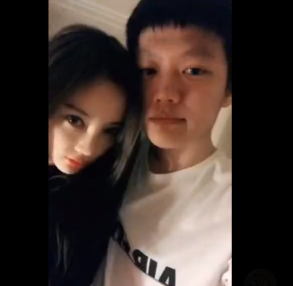 李小璐和PGone亲密视频曝光，这是明目张胆在一起了？