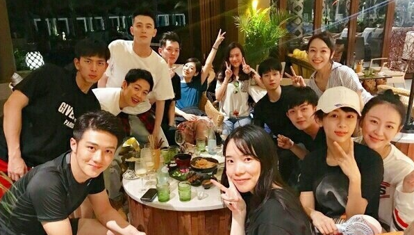 杨紫新恋情曝光？颜值气质不输秦俊杰，网友：那就在一起吧！