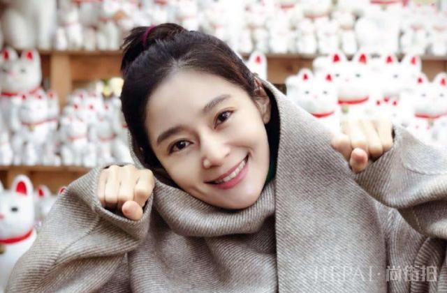 剧中出演母子，现实生活却是夫妻，生了双胞胎起名“一模一样”