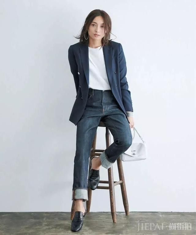 40岁女人职场怎么穿？简约时尚有质感的搭配才显气质