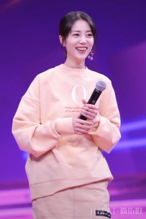 唯一不跟杨幂续约的女明星,离开后却发展得更好了