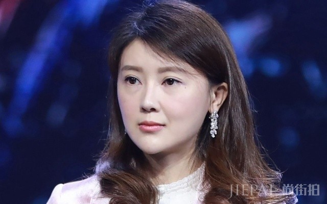 贾跃亭和甘薇居然已经申请离婚了 ？支付甘薇家庭费用约361万人民币