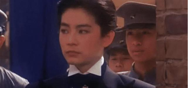 娱乐圈中女扮男装最像的明星,毫无违和感,你有没有被“骗”到