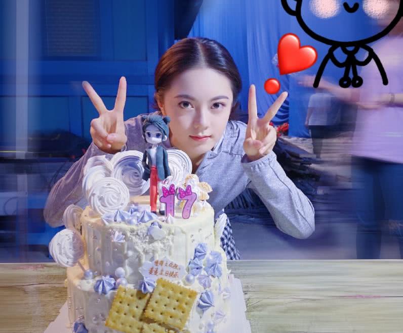 赵今麦意外撞脸迪丽热巴,换上同款“泡面头”,美到有点不敢认