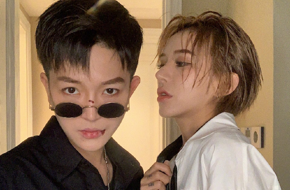 王逗逗恋爱后风格大变,剪短长发成中性风,侧颜模样超A