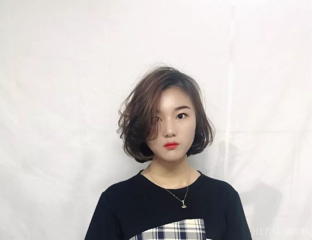 金秋流行“JJ烫”，百搭时尚不土气