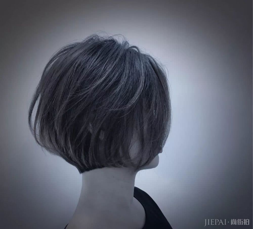 金秋流行“JJ烫”，百搭时尚不土气