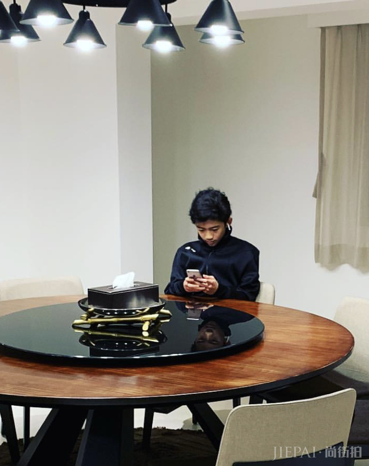 张柏芝扎马尾辫发型，看起来尽显少女感