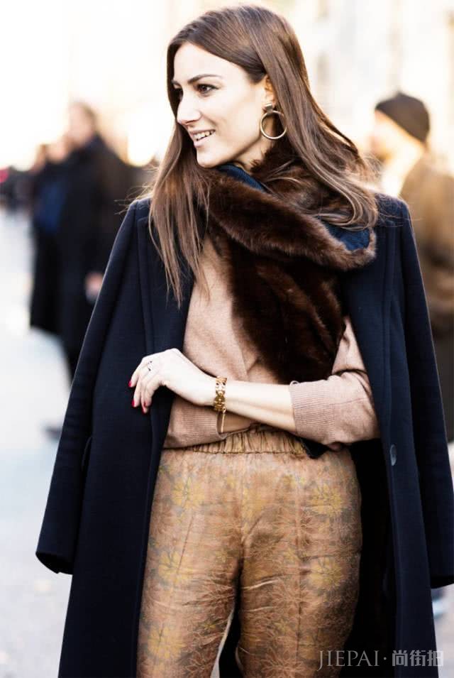 花那么多钱买衣服,到底买了些什么?