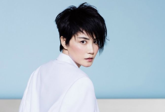 王菲94年自己填词作曲写的一首歌，如今竟如预言般都应验了？