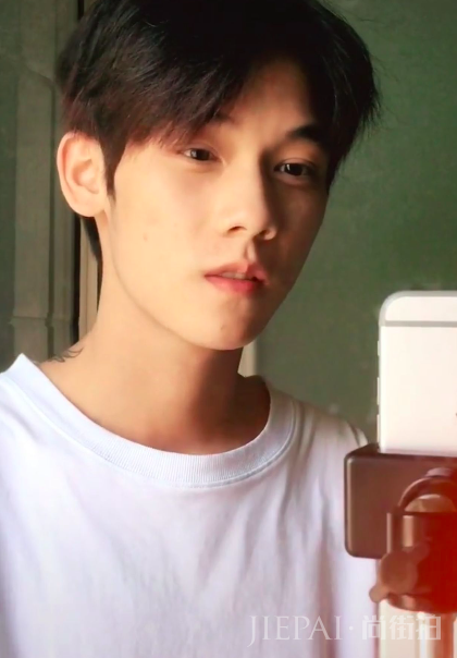 这是鹿晗失散多年双胞胎兄弟吗,不仅长相一样,气质也相同