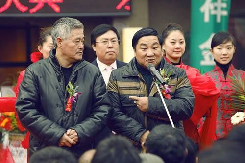 赵本山62岁生日有点冷,上百爱徒全噤声,女儿通过粉丝会送祝福