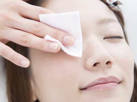 晚上睡前护肤别犯这4个错误,忽略一个都会让皮肤变差