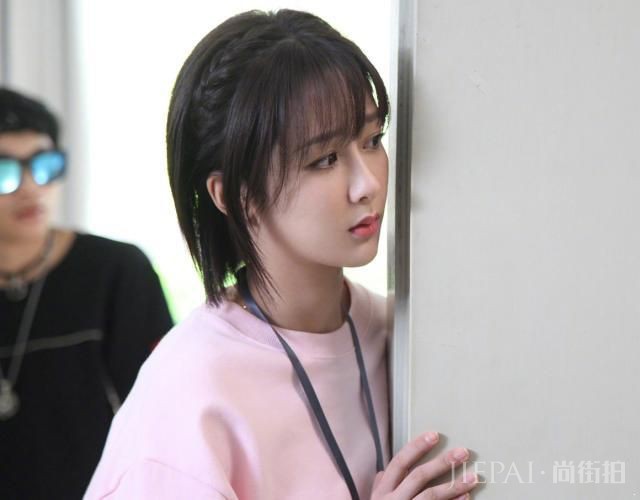 圆脸适合的发型，盘点圆脸明星的发型，足够你借鉴