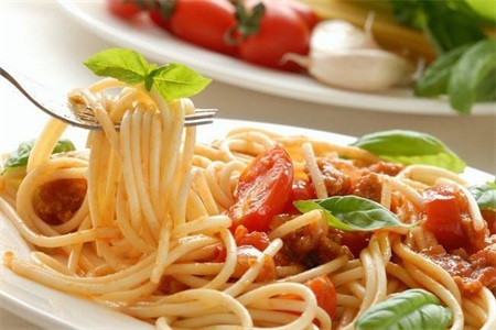 女性减肥要吃鸡胸肉，鸡胸肉番茄意面必须了解一下