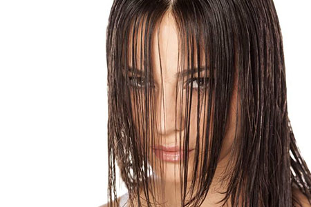 头发自然干要比吹干强,这些吹头发误区很伤发