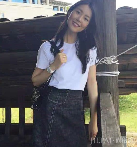 时髦百搭的A字裙,长腿女孩最佳选择