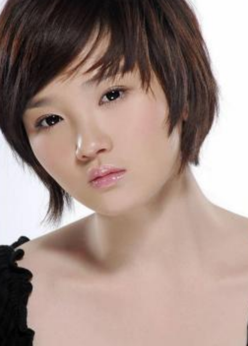 公开承认整容女星，陈小纭自曝整近十次，对比旧照如脱胎换骨