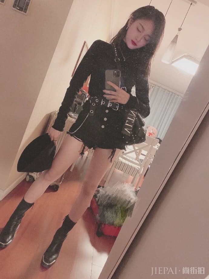 吴宣仪近期造型解析，初秋这样搭甜美又可爱