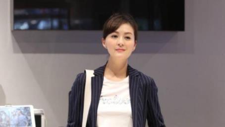 出道25年零绯闻,被富豪猛追10年才如愿,今39岁被宠成公主