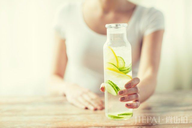1570848720392751.jpeg 柠檬水的正确泡法减肥瘦身,柠檬水怎么喝减肥,都告诉你