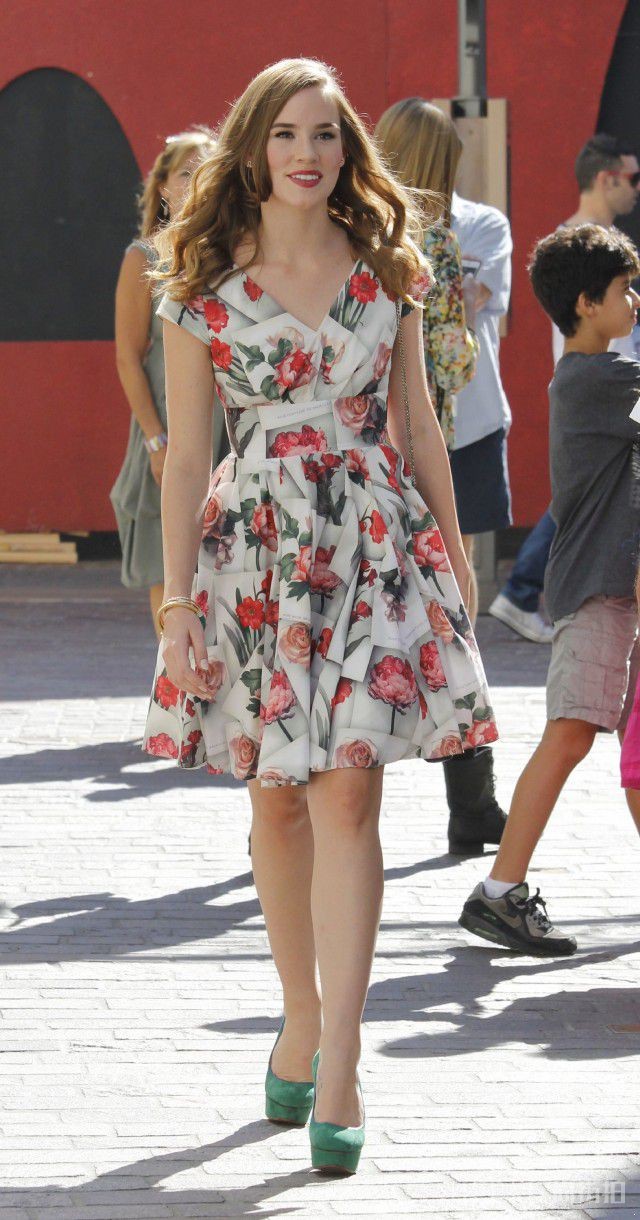 1568959195102561.jpeg 微胖女人的穿衣技巧,这五招教你穿出自信!