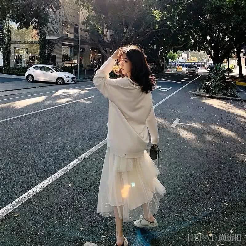 秋冬裙子怎么挑?这6款回头率100%,谁穿谁洋气