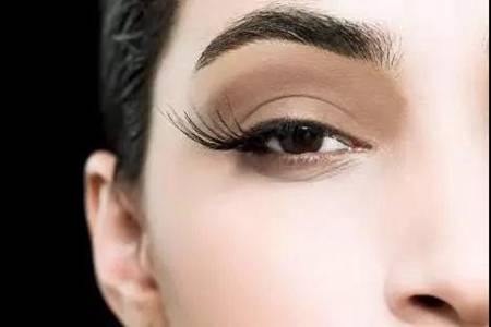 超快速的上班妆容,女生五分钟靓丽出门