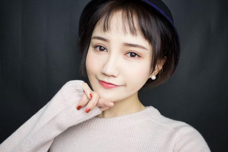 完美的桃花粉甜美妆容，春季女生想出彩全靠它