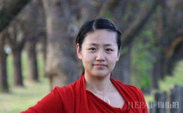 50岁于谦老婆曝光,原来是我们熟悉的她,难怪郭德纲总惦记嫂子