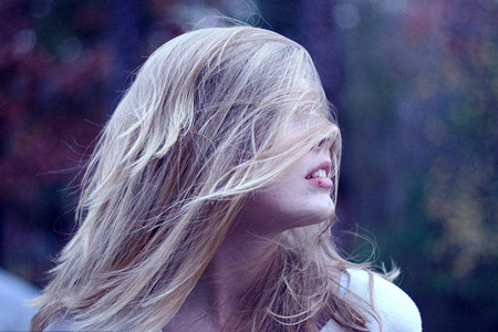 女性秋季头发越扎越少怎么办,脱发就吃这两样