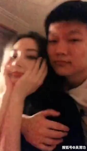 疑似PG One与李小璐的视频曝光:两人在房间里亲密搂抱,内容劲爆