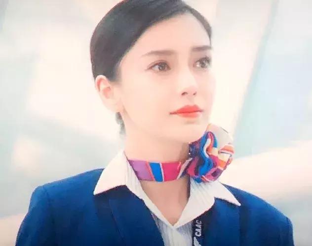 baby客串《中国机长》,演杜江的“野蛮女友”,演技爆发一哭成名
