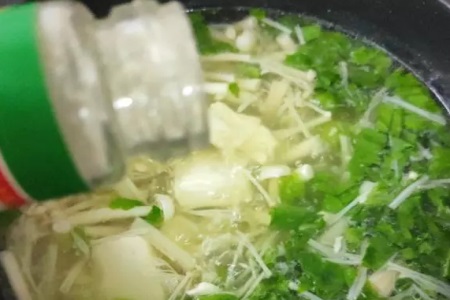 豆腐怎么做好吃，这道豆腐汤减脂又营养