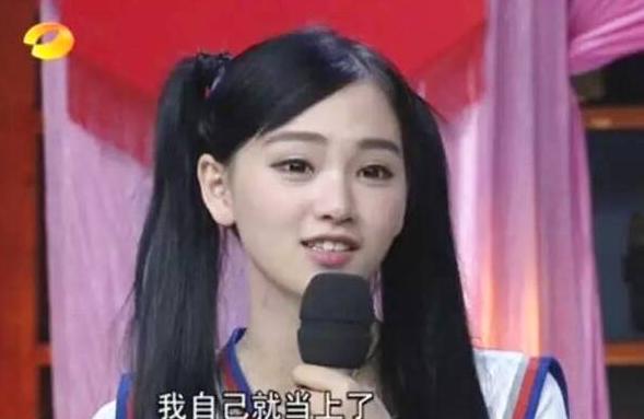 武大校花黄灿灿近照谁认得出来?求求女神安心拍写真,可别拍戏了