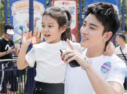 与贾乃亮真离婚,李小璐帮女儿改名李美心真相有点可笑