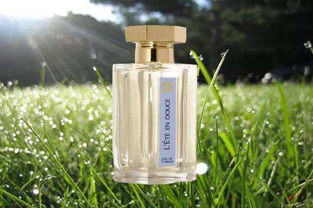 1563539388837837.jpg 味道清淡的女性香水品牌排行,怎么用出低调冷淡风