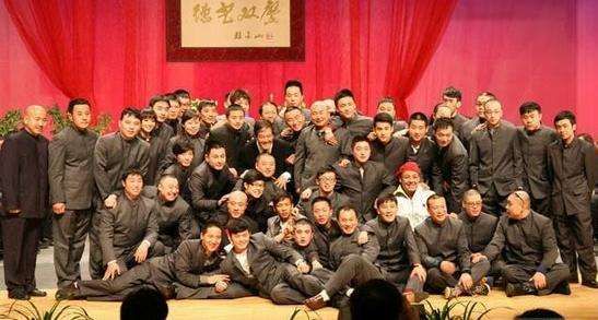 赵本山62岁生日有点冷,上百爱徒全噤声,女儿通过粉丝会送祝福