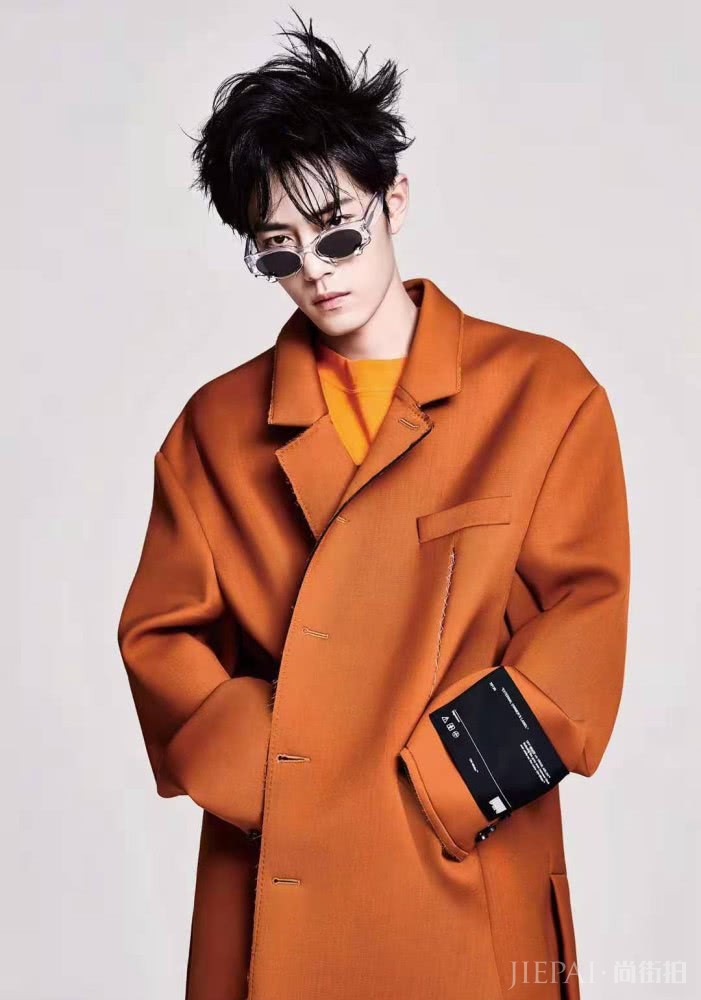 肖战登10月刊杂志封面,一头乱发表现力太强