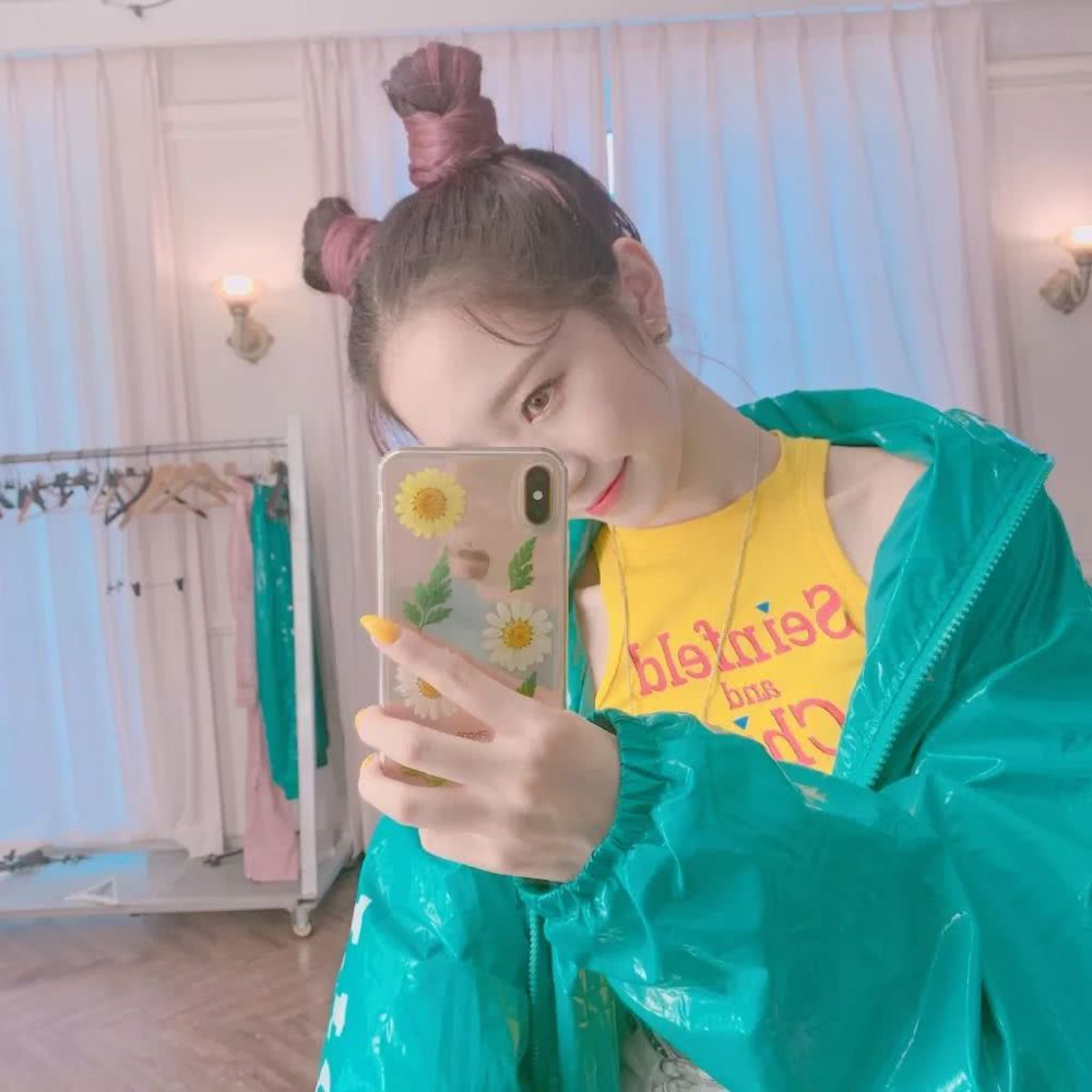 秋冬最火发型,要像LISA、杨超越这样色儿的才够美