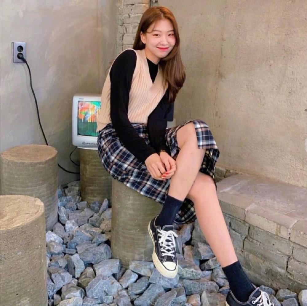 秋季时尚穿搭分享:小清新系搭配风格,简单又吸睛