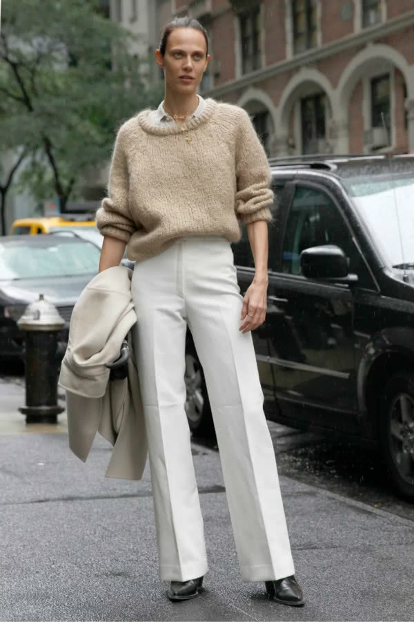 舒适保暖的毛衣怎么穿更有OL范?试试用西裤搭配,约会通勤都搞定