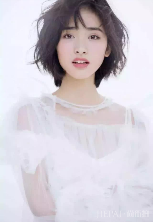 沈月第一次把我惊艳到了!曾被嫌脸大,如今终于翻身了