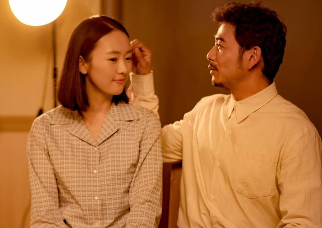 童谣与51岁老公完婚，爱情长跑超7年，终于收获幸福婚姻