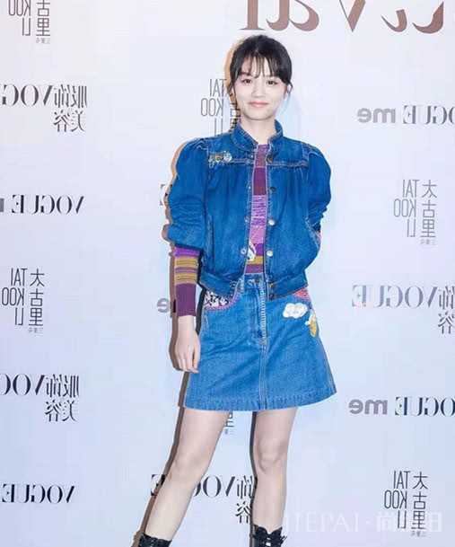 时髦百搭的A字裙,长腿女孩最佳选择