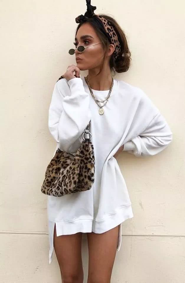 别再说155小个子不好买衣服,GET这5种穿搭超显高