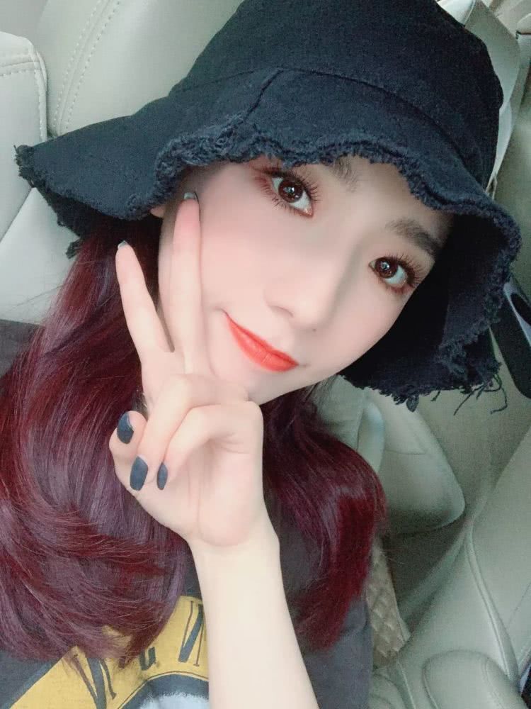 神反转,本以为张子枫是乖乖女,没想到还有另一副孔超A面孔